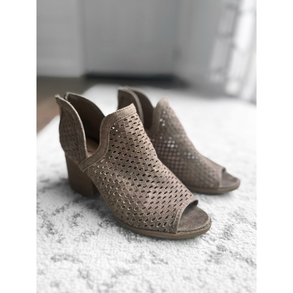 Qupid Ankle Peep Toe Booties - Picture 1 of 5